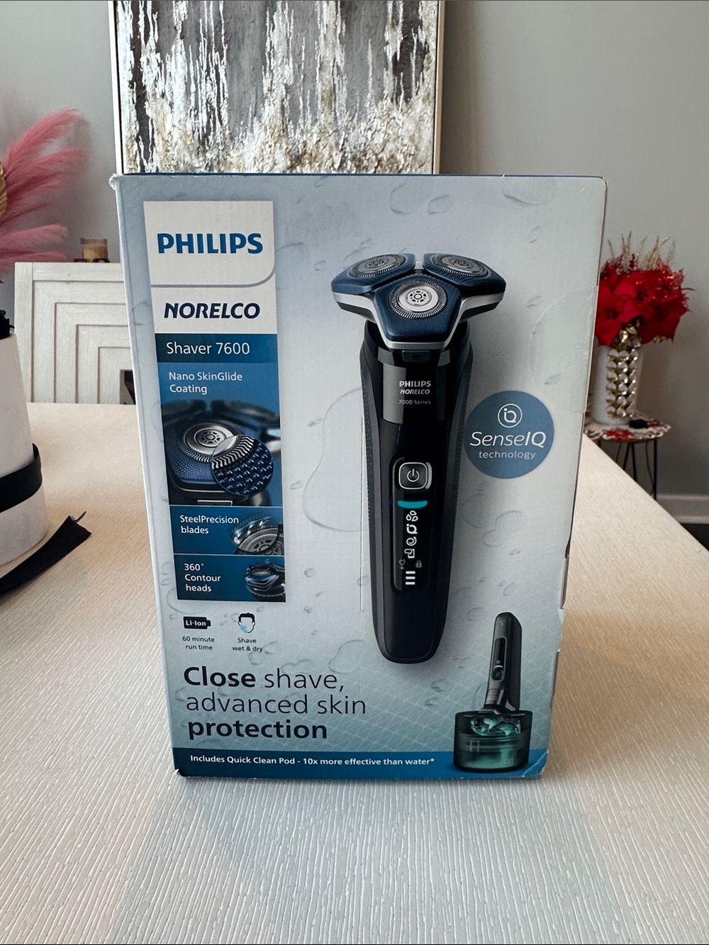 Philips Norelco Shaver 7600 Black and Blue Electric Razor